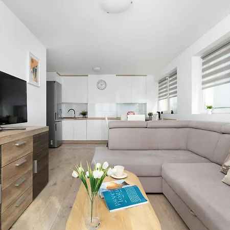 Przestronny Z 2 Sypialniami Parkingiem I Balkonem By Renters