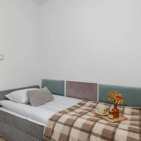 Przestronny Z 2 Sypialniami Parkingiem I Balkonem By Renters * גליביצ'ה