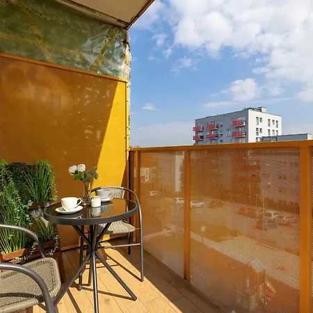 Przestronny Z 2 Sypialniami Parkingiem I Balkonem By Renters דירה
