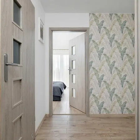 Przestronny Z 2 Sypialniami Parkingiem I Balkonem By Renters דירה