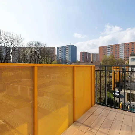 Przestronny Z 2 Sypialniami Parkingiem I Balkonem By Renters 公寓
